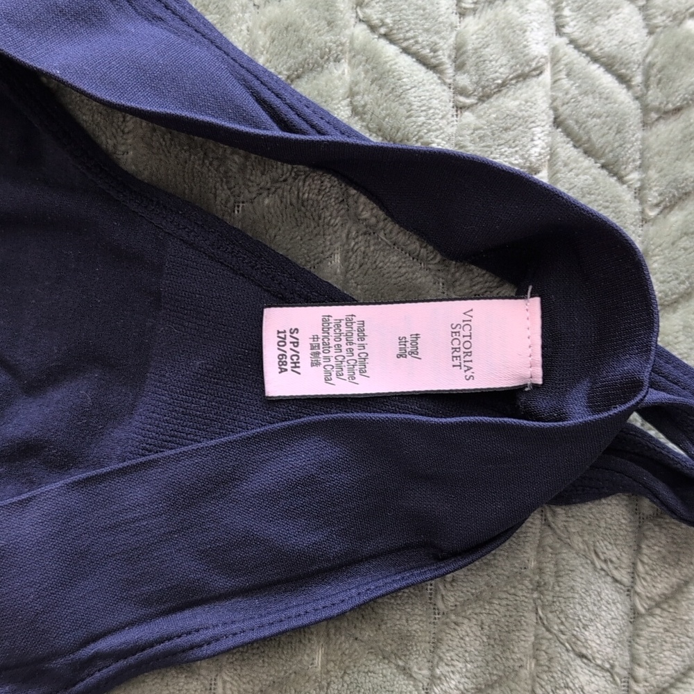 Victoria's Secret Navy Blue Seamless Thong with Logo Waistband - Picture 2 of 3